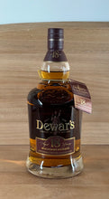 Load image into Gallery viewer, Dewars 18 yo Blended Scotch Whisky (Older bottling)