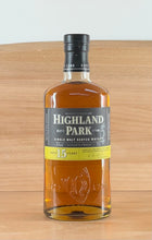 Load image into Gallery viewer, Highland Park 15 yo Single Malt Scotch Whisky (Older bottling)