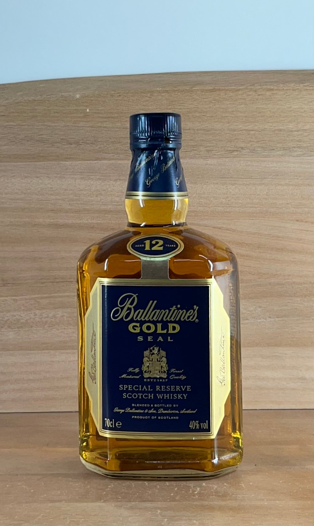 Ballantine 12 yo Gold Seal Blended Scotch Whisky (Old bottling, boxed, 700 mL)